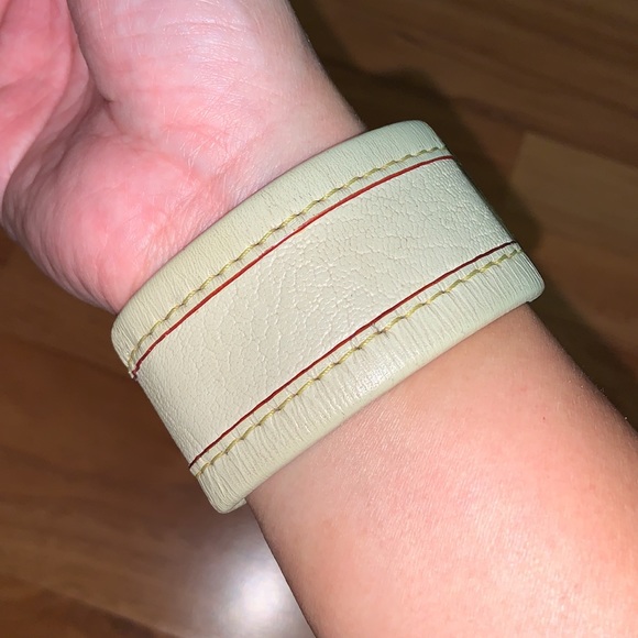 Louis Vuitton Suhali Serure Leather Bracelet Gold Plated Ivory - Picture 10 of 12